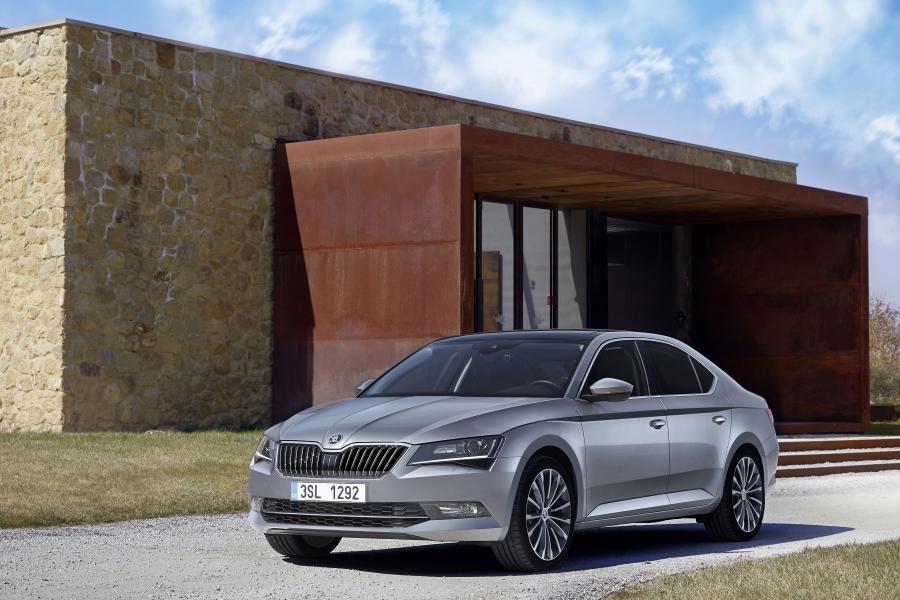  Skoda Superb 2015 года  (фото 4 из 27)